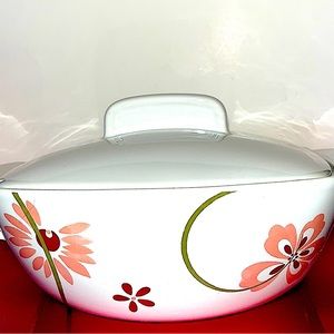 CORELLE Coordinates Stoneware. Pretty Pink Covered Baking Dish. 1.5 Quarts